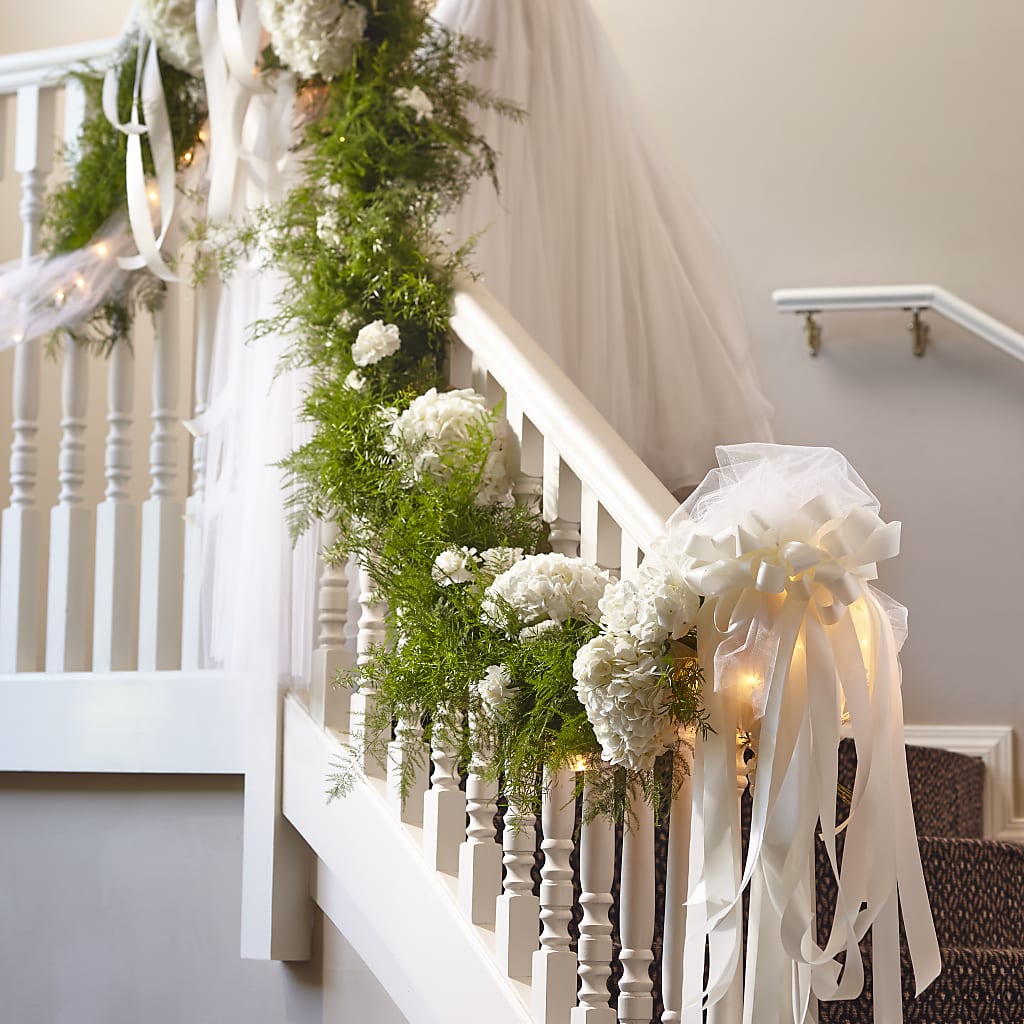 Champagne Dreams Garland – Leysha Flowers, Middlesex NJ